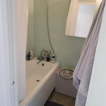 Modern Naujakiemio, Self-check-in, Free Parking Apartment